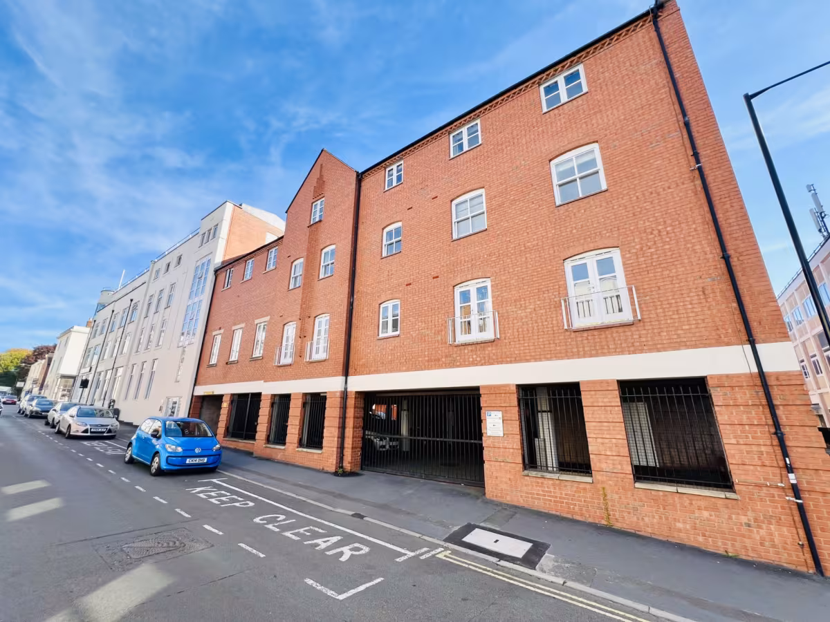 Windsor Street, CV32 5EA