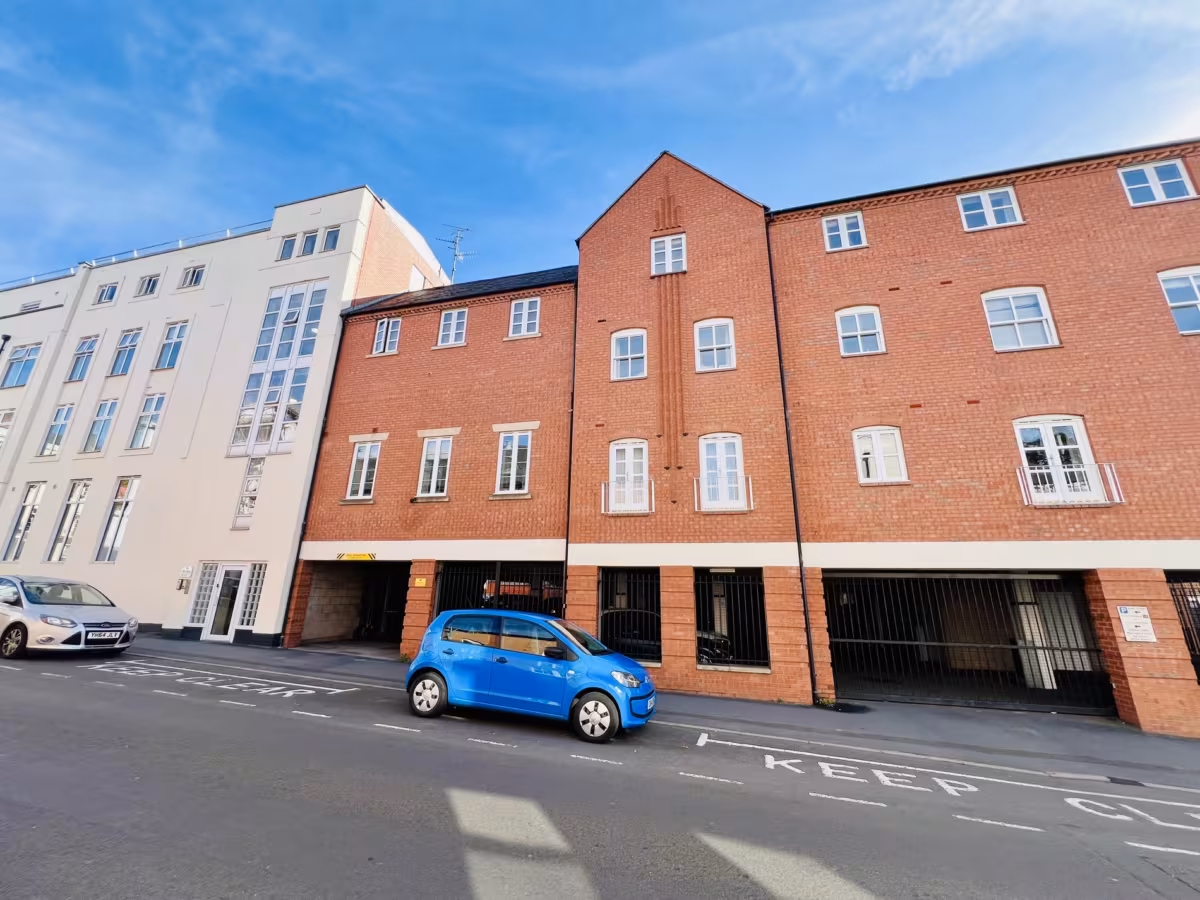 Windsor Street, CV32 5EA