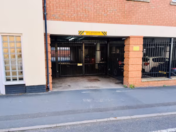 Windsor Street, CV32 5EA