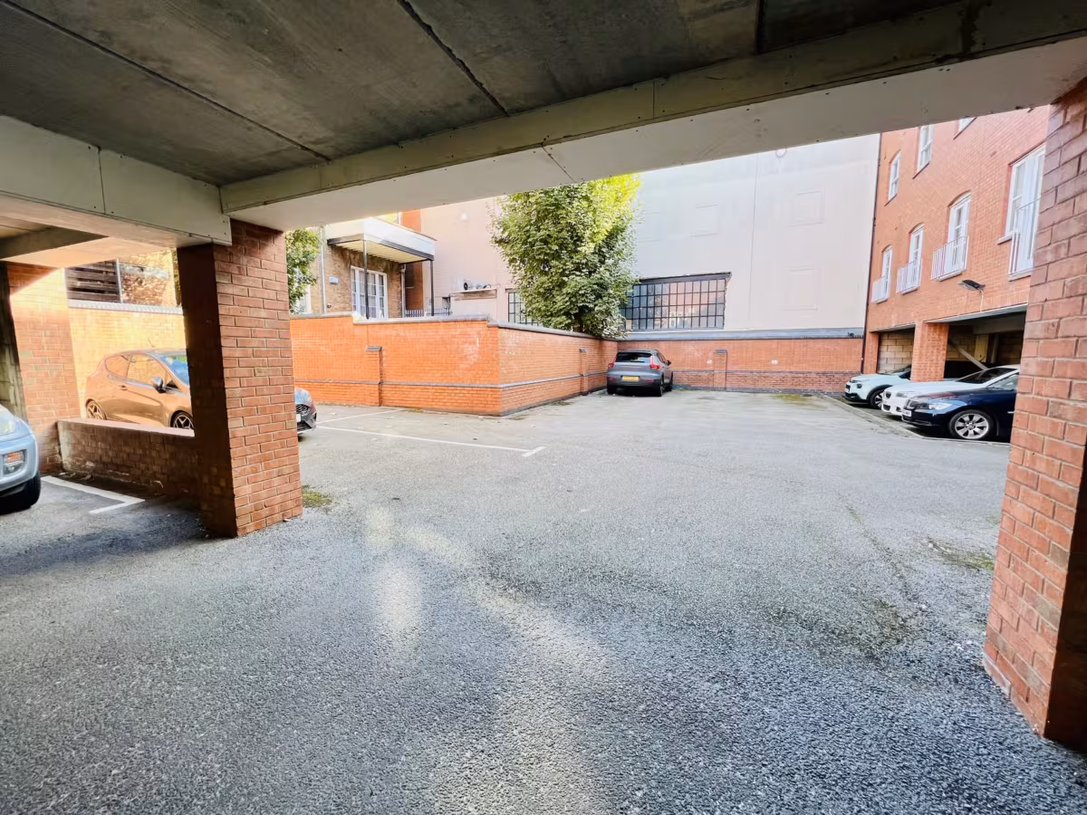 Windsor Street, CV32 5EA