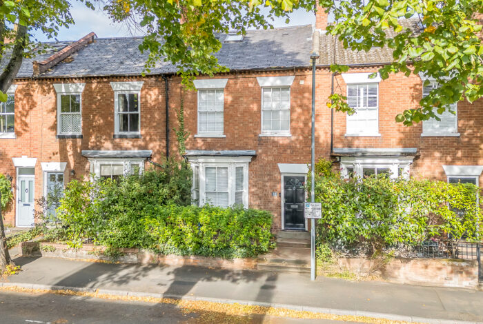 Broad Street, CV34 4LT