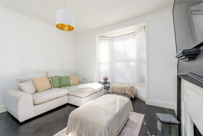 Broad Street, CV34 4LT