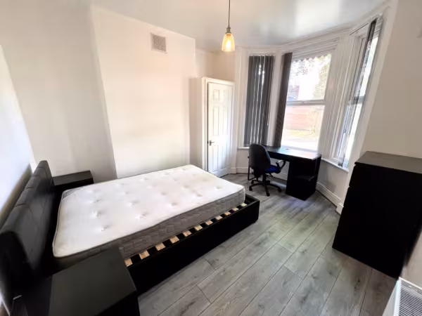 Camberwell Terrace, CV31 1LP - Student 2027/28