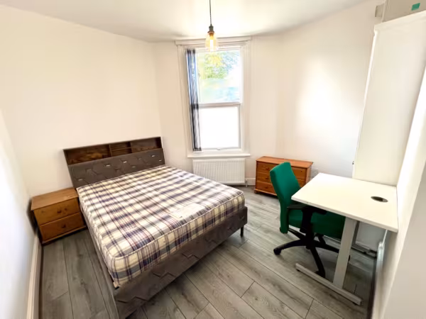Camberwell Terrace, CV31 1LP - Student 2027/28