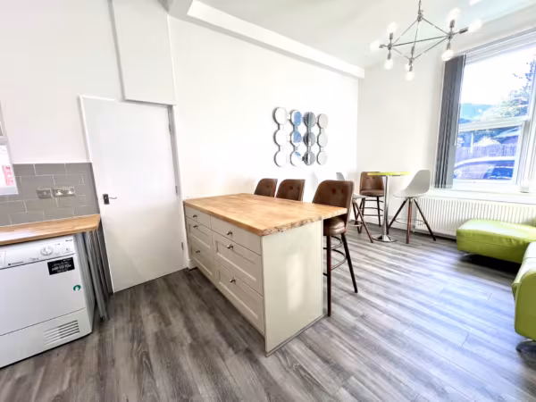 Camberwell Terrace, CV31 1LP - Student 2027/28