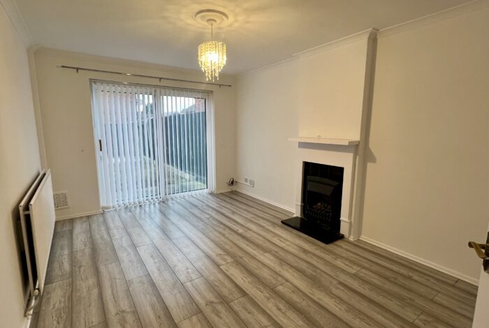 Woburn Close, CV31 1XW