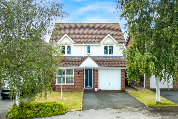 Lady Grey Avenue, CV34 6FH