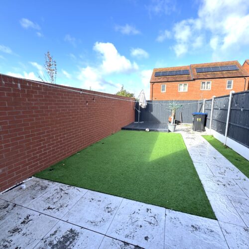 Whitehead Close, CV31 1WS